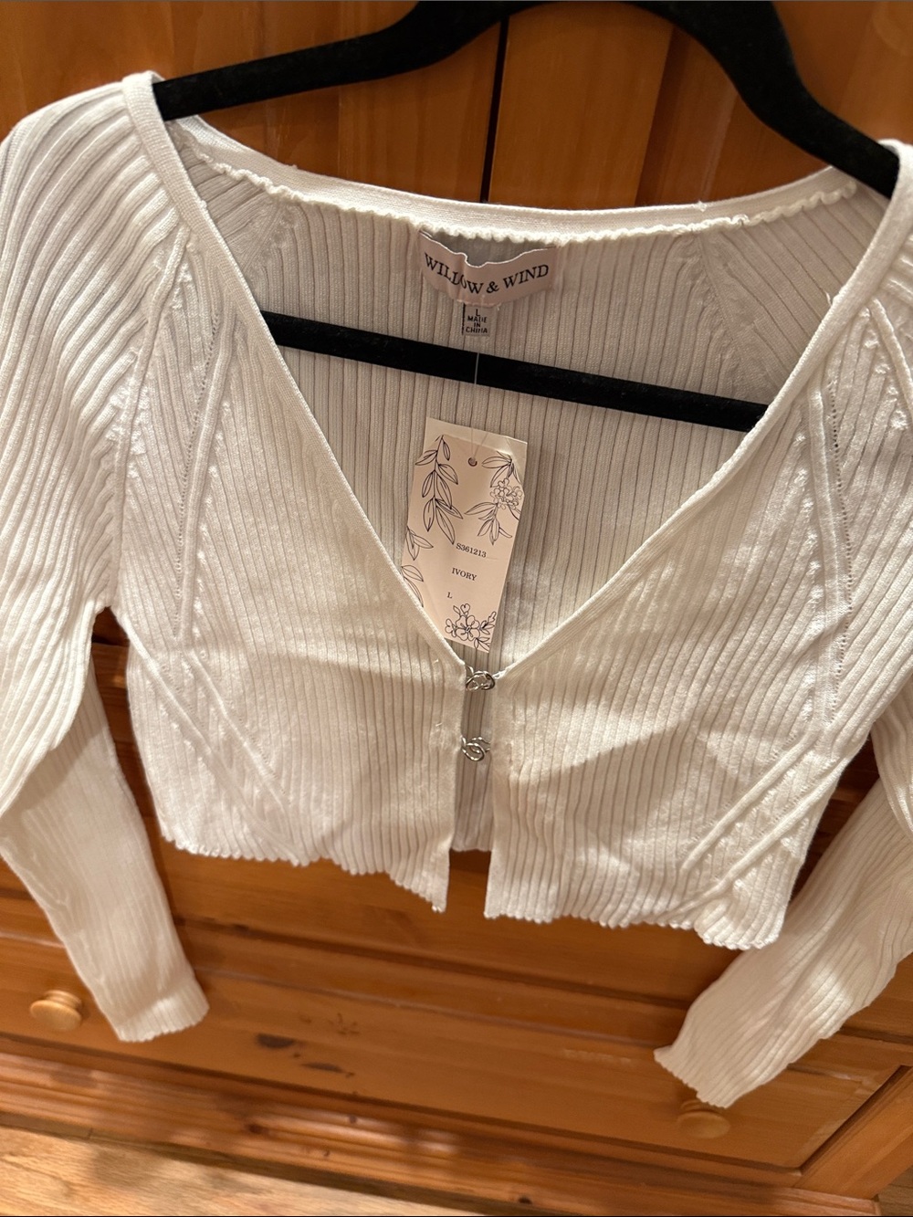 Willow & Wind White Ribbed Hook-Front Crop Top